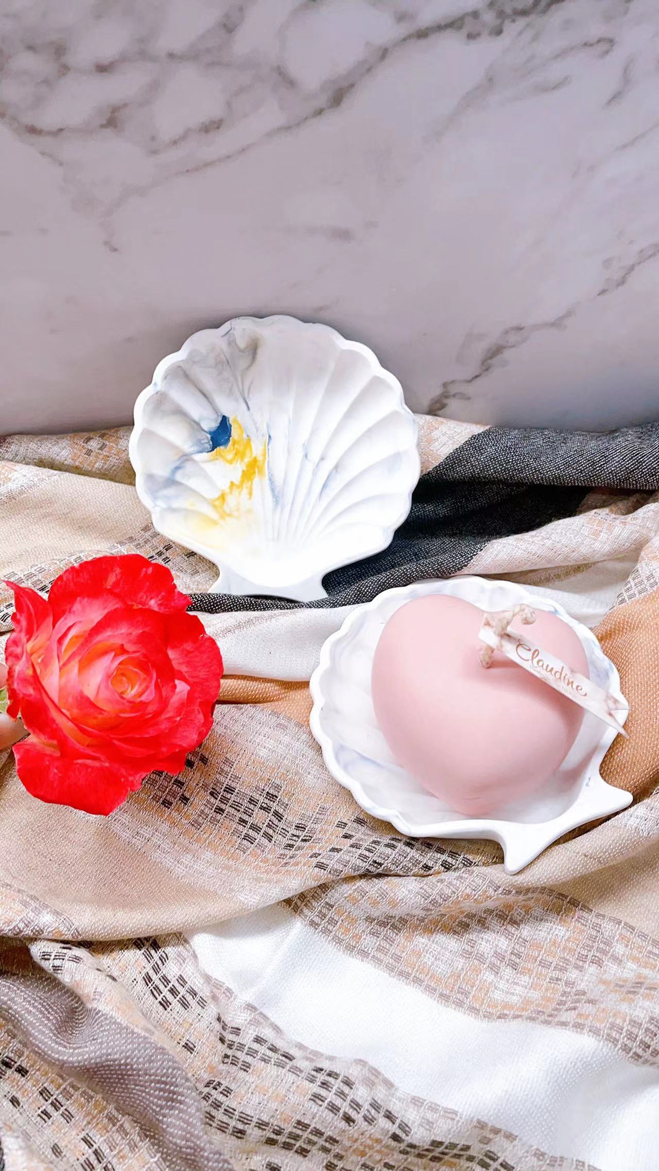 Clam Shell