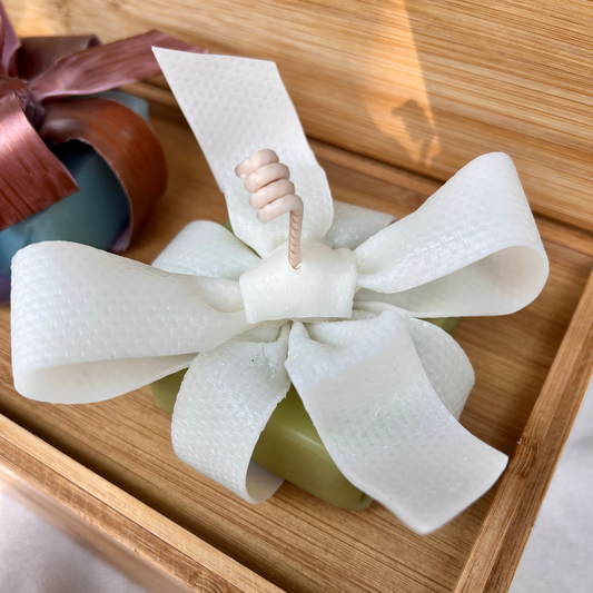 Gift Box Candle-green with textured white lace