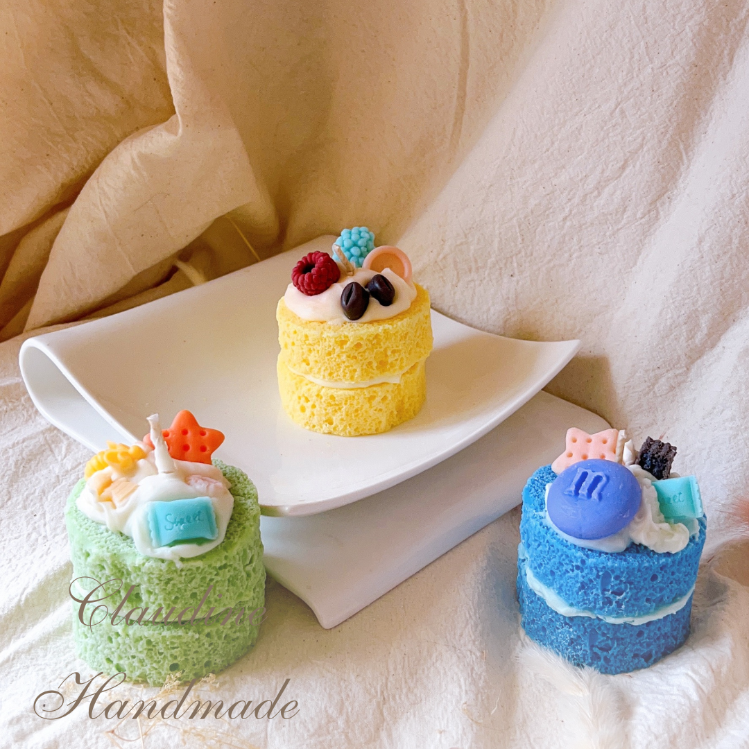 Any 2 cake candles